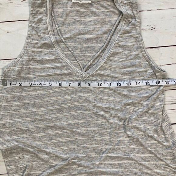 Lush Heather Gray & White Striped Flowy Tank Size Small - Picture 7 of 8